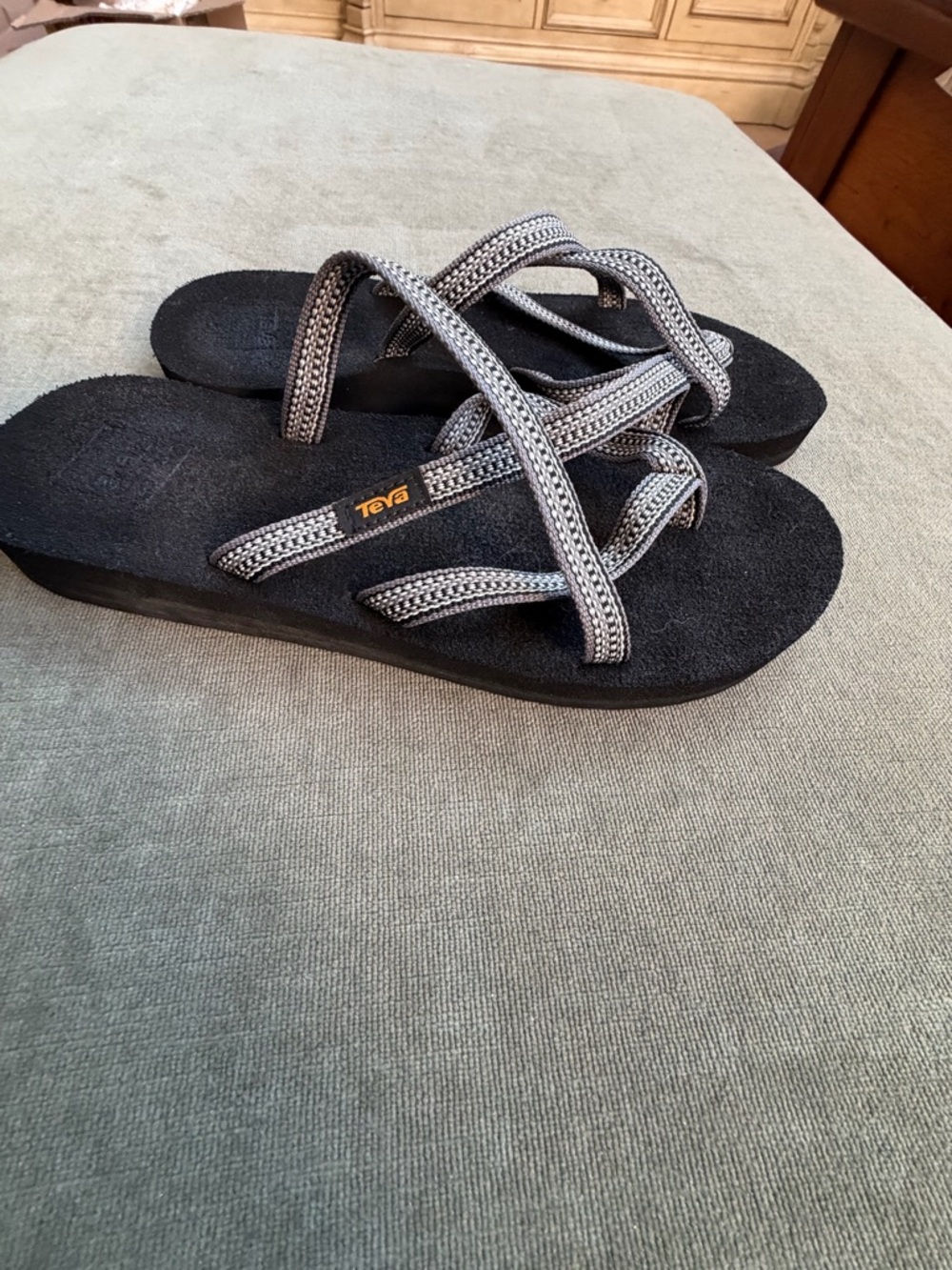 Size 7 Women’s Teva Black Sandals with Pink Straps Worn Once!